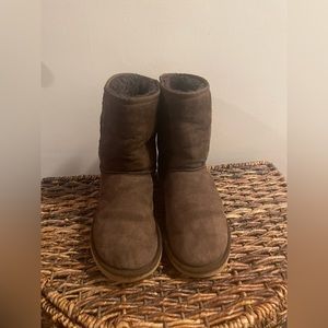 Classic Short II Boot - Women's 7
Chocarle Brown